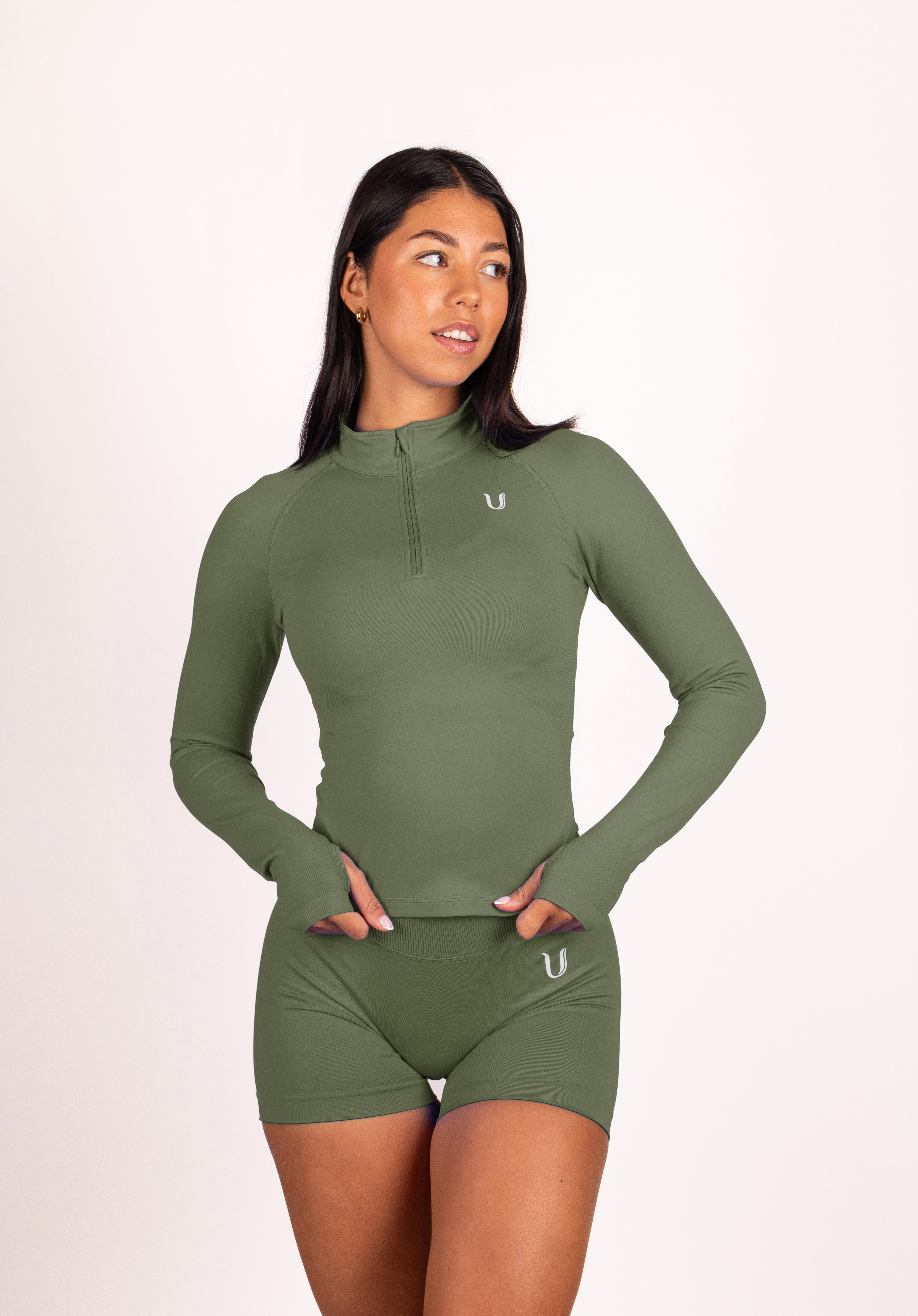 Beau | Hochleistungs-Scrunch-Shorts – Grün